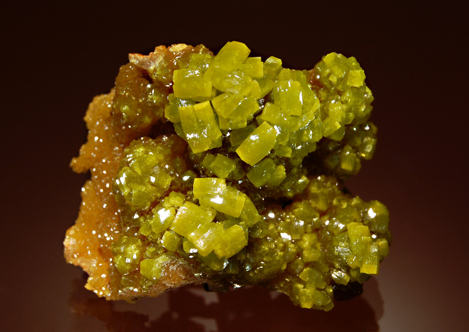 Pyromorphite
3.7 x 4.7 cm
(Autor: Michael Shaw)