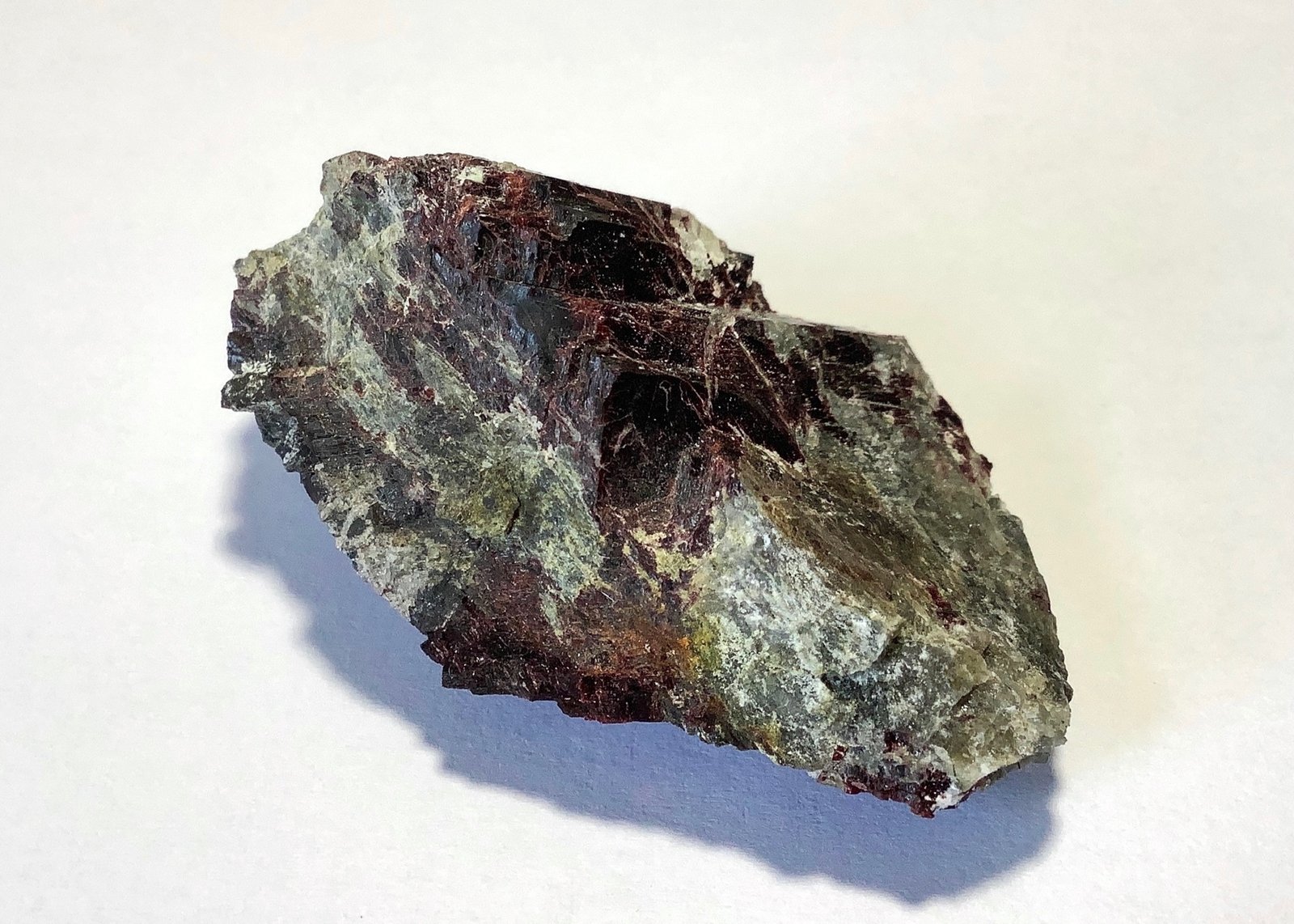 Villiaumite
48x29x18
(Autor: david916)