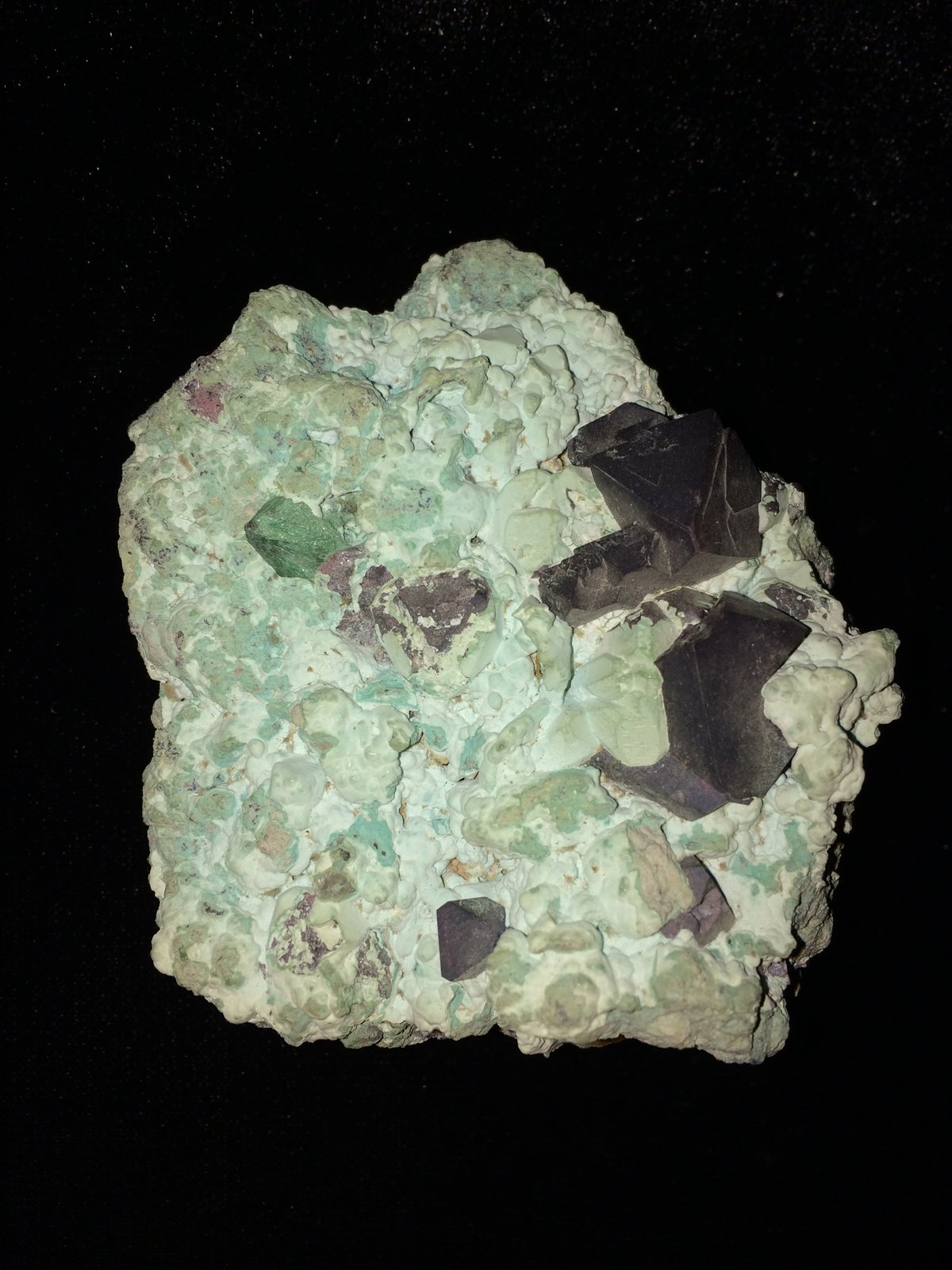 Cuprite
75 mm x 60 mm x 28 mm
(Autor: Robert Seitz)