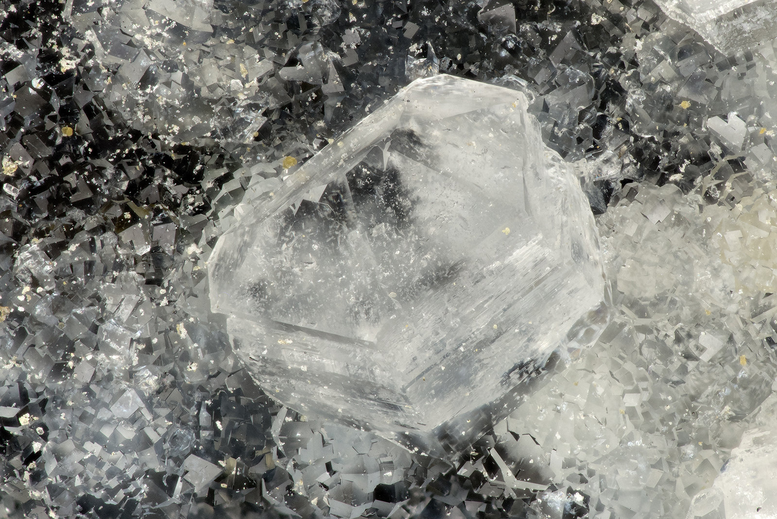 Gmelinite
FOV = 2.6 mm
(Autor: Doug)
