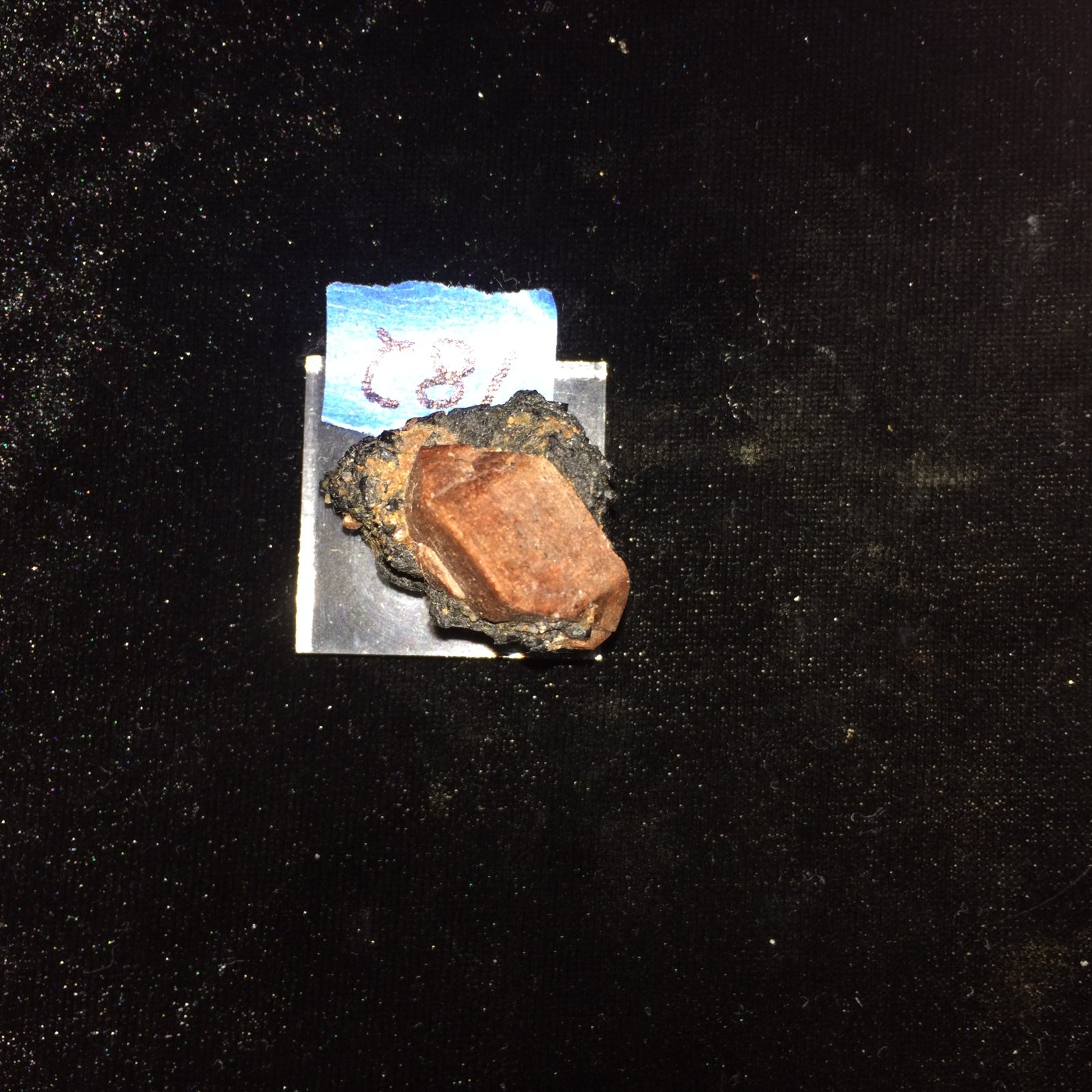 Zircon
35 mm x 25 mm x 22 mm
(Autor: Robert Seitz)
