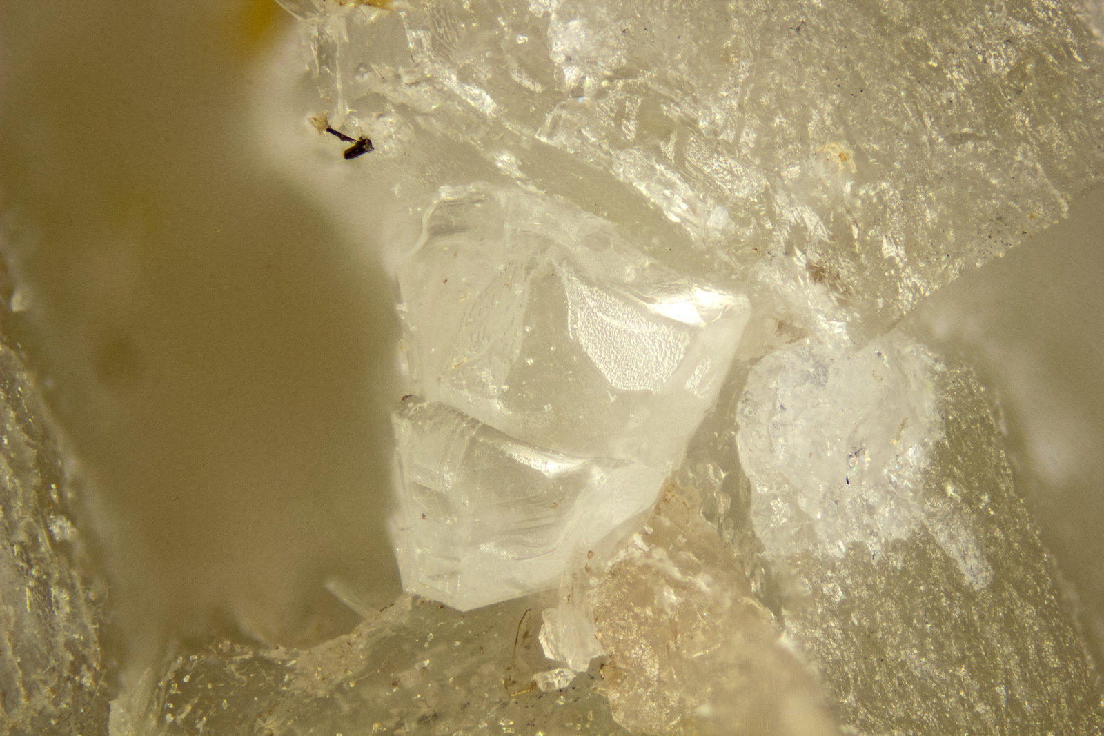 Chkalovite
FOV = 2mm
(Autor: Doug)