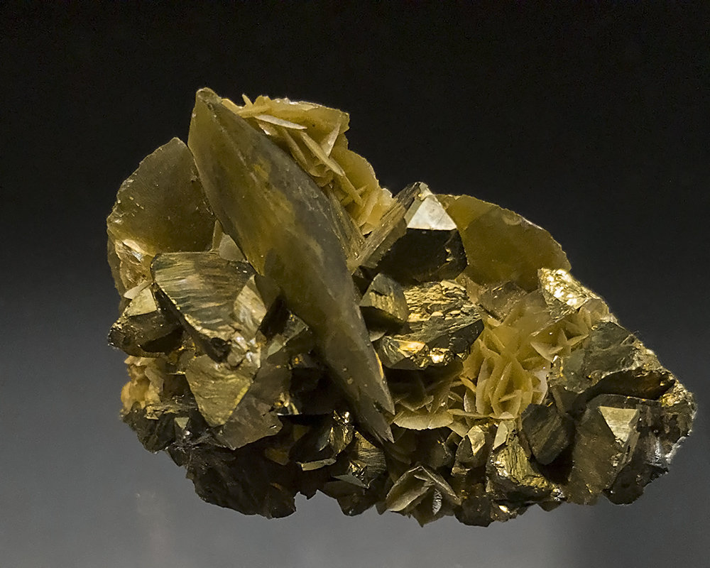 Chalcopyrite, Siderite
5 X 3.5 cm
(Autor: Richard Arseneau)