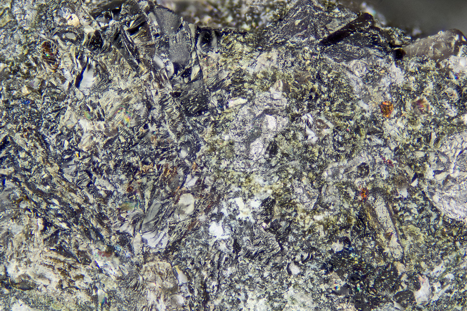 Kaersutite
FOV = 4mm
(Autor: Doug)