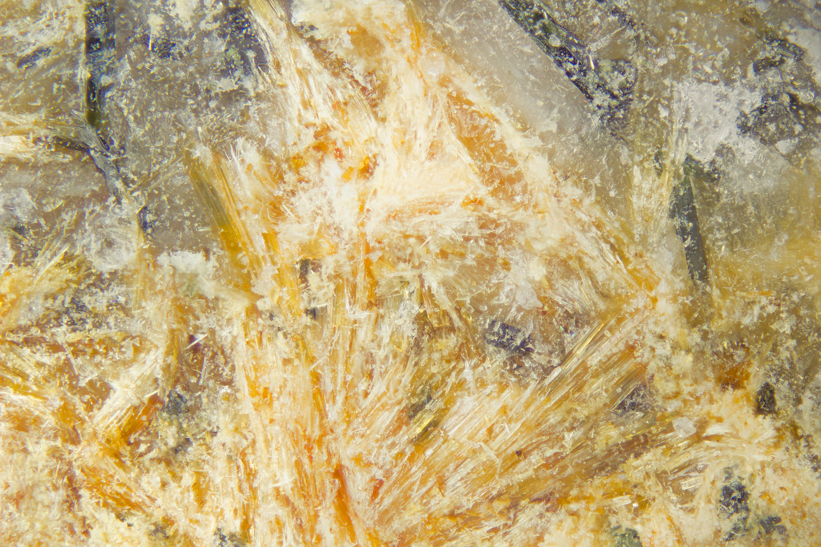 Normandite
FOV = 2mm
(Autor: Doug)