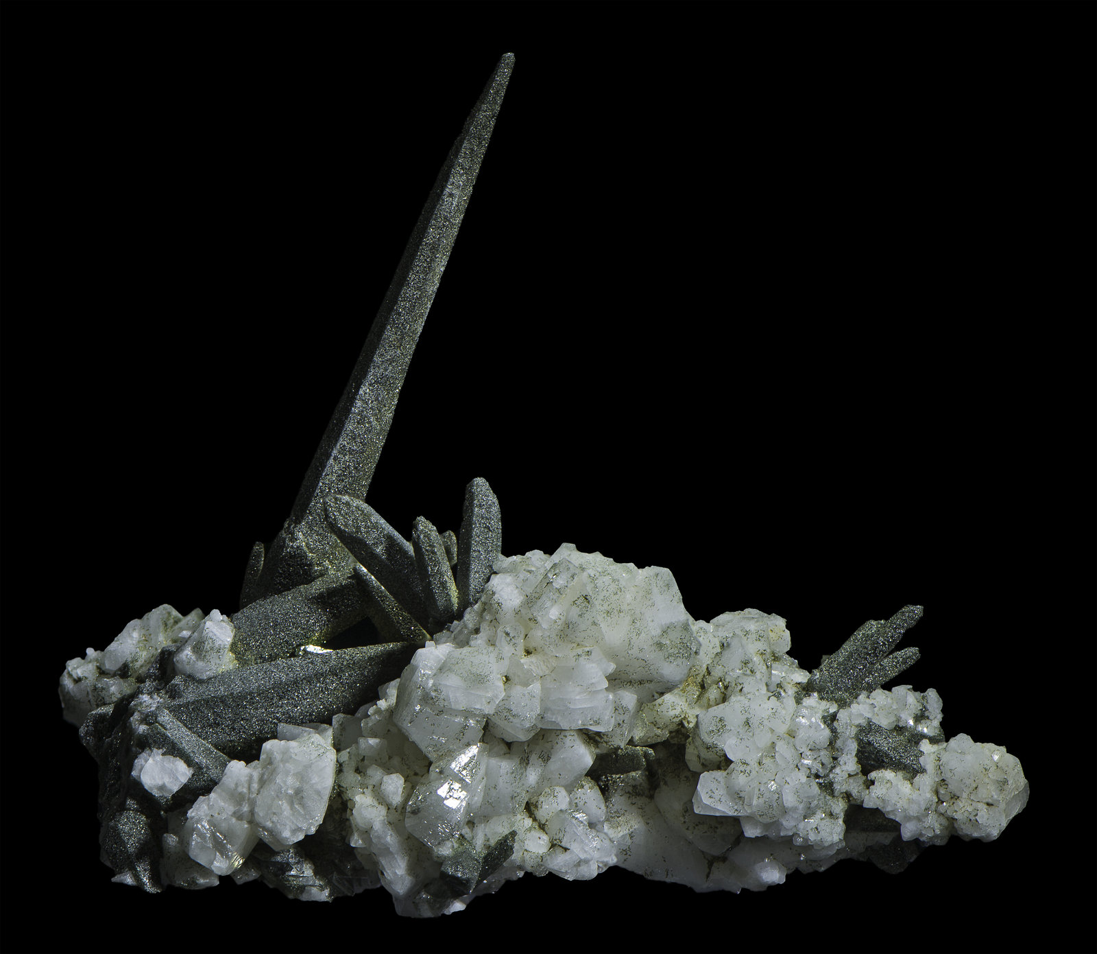 Quartz (variety prase)
55 x 30 x 45 mm
(Autor: Rob Schnerr)