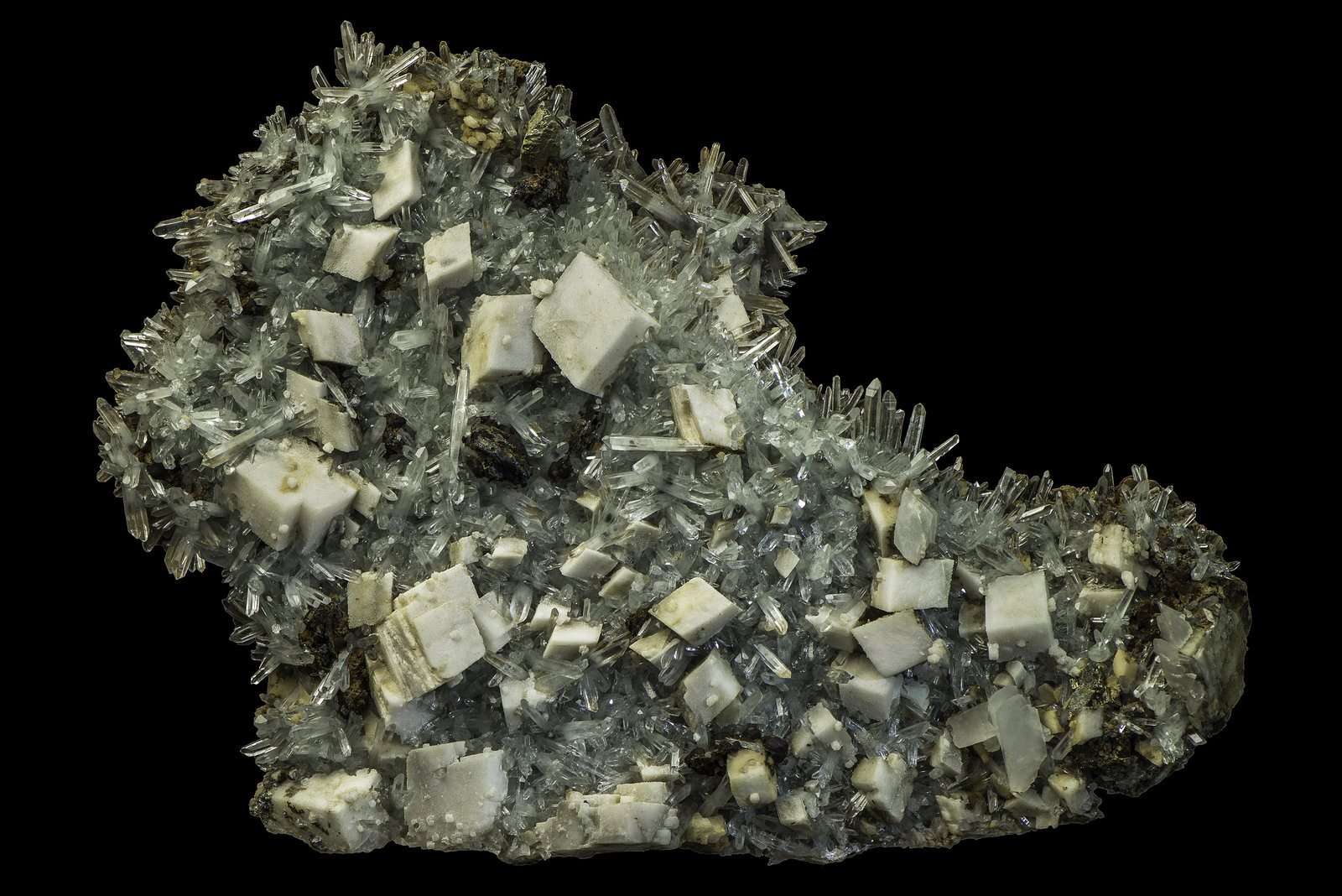 Dolomite, Quartz
220 x 155 x 60 mm
(Autor: Rob Schnerr)