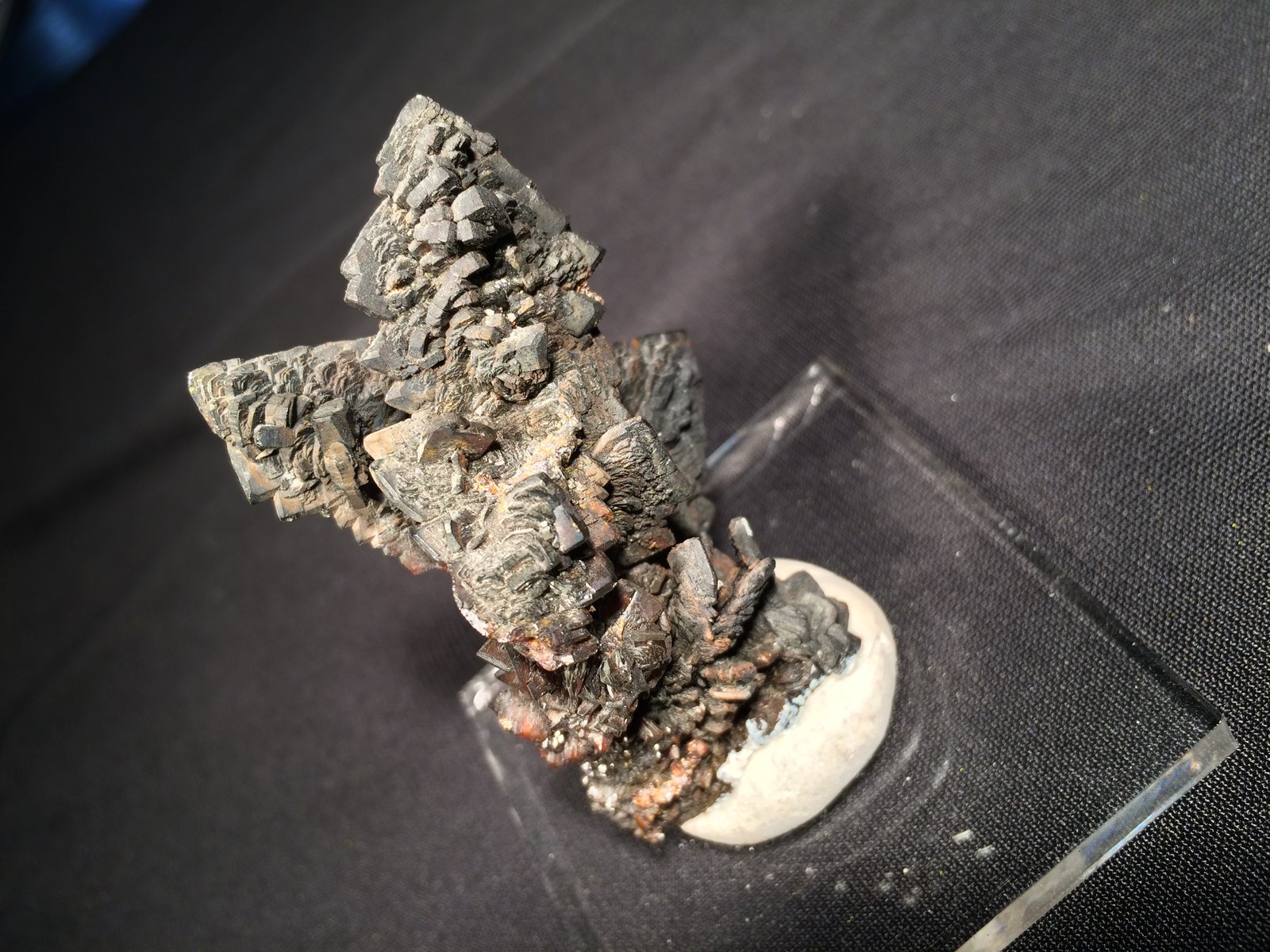 Descloizite
55 mm x 35 mm x 30 mm
(Autor: Robert Seitz)