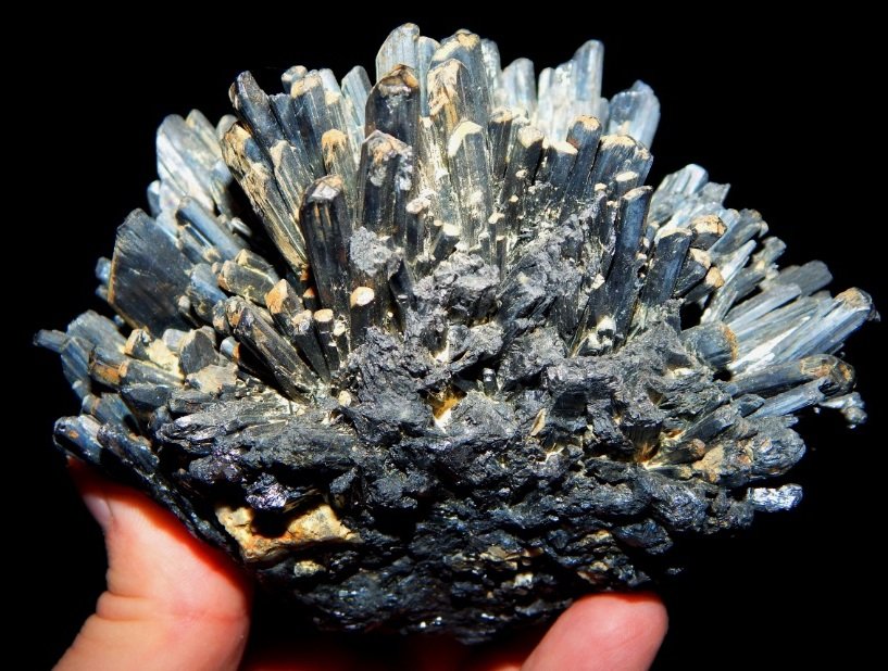 Stibnite and Klebelsbergite
15 x 12.5  cm
(Autor: Deyu)