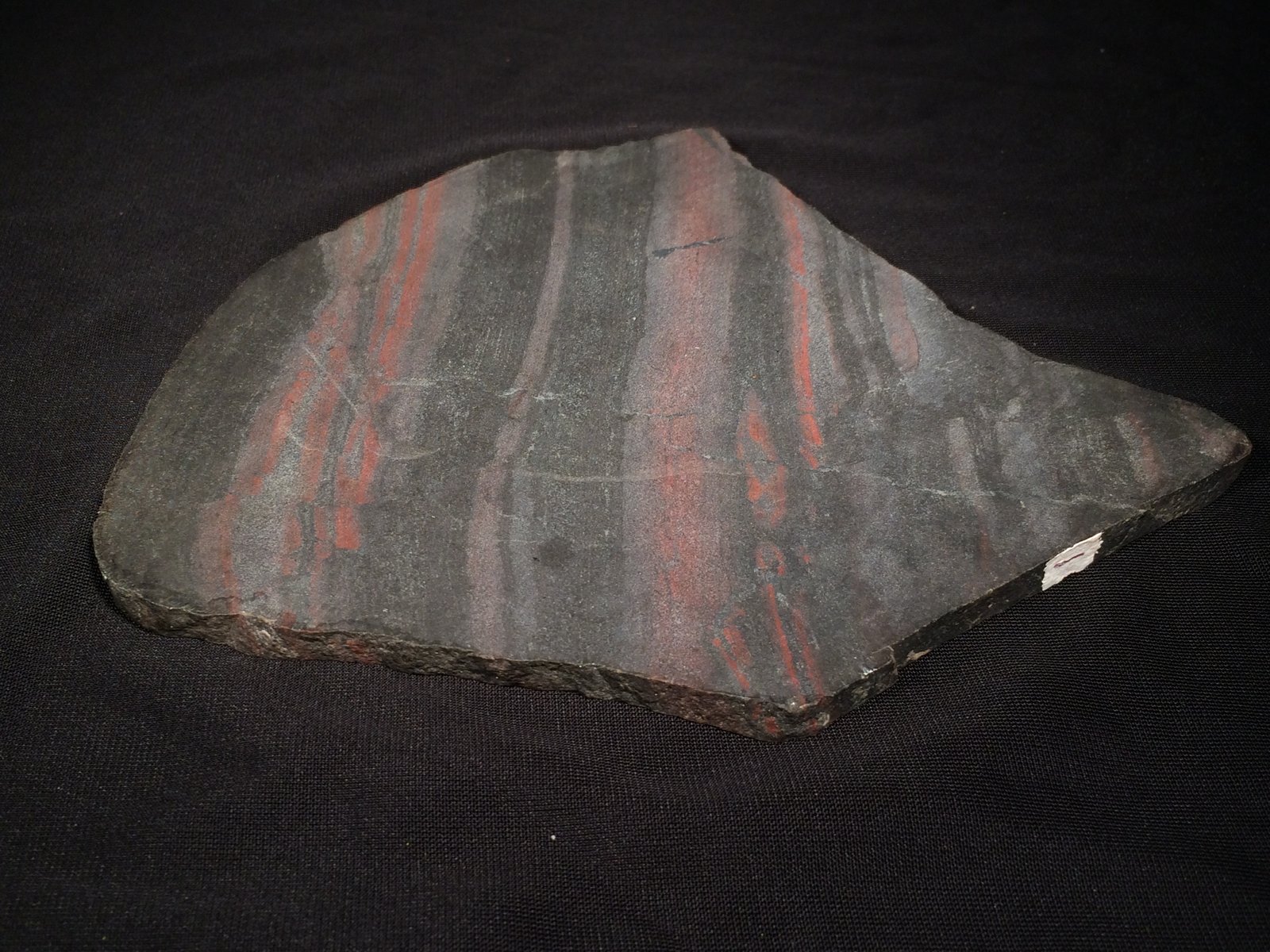 Hematite
175 mm x 150 mm x 7 mm
(Autor: Robert Seitz)