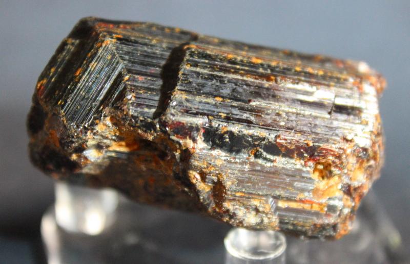 Rutile
5.5 x 3.3 cm
(Autor: Don Lum)