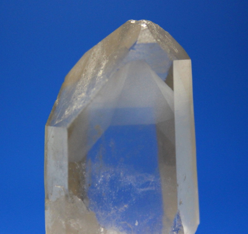 Quartz
4.5 x 2.5 cm
(Autor: Don Lum)