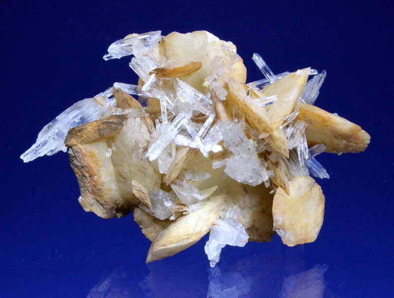 Ankerite, Quartz
6.4 x 4.5 x 3.1 cm
(Autor: Don Lum)