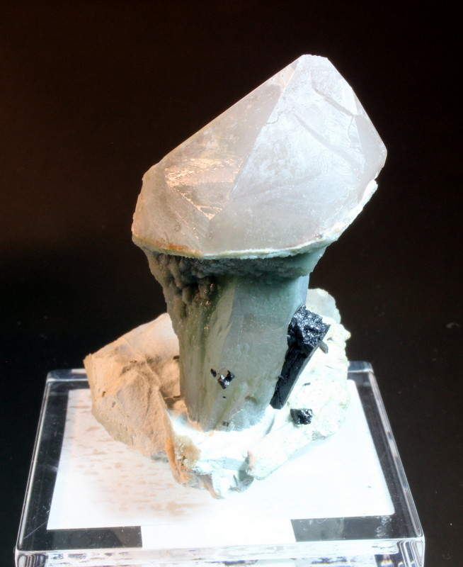 Quartz, Hedenbergite
6 x 4.4 cm
(Autor: Don Lum)