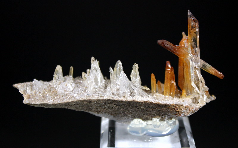 Quartz
8.2 x 4.9 x 2.0 cm
(Autor: Don Lum)