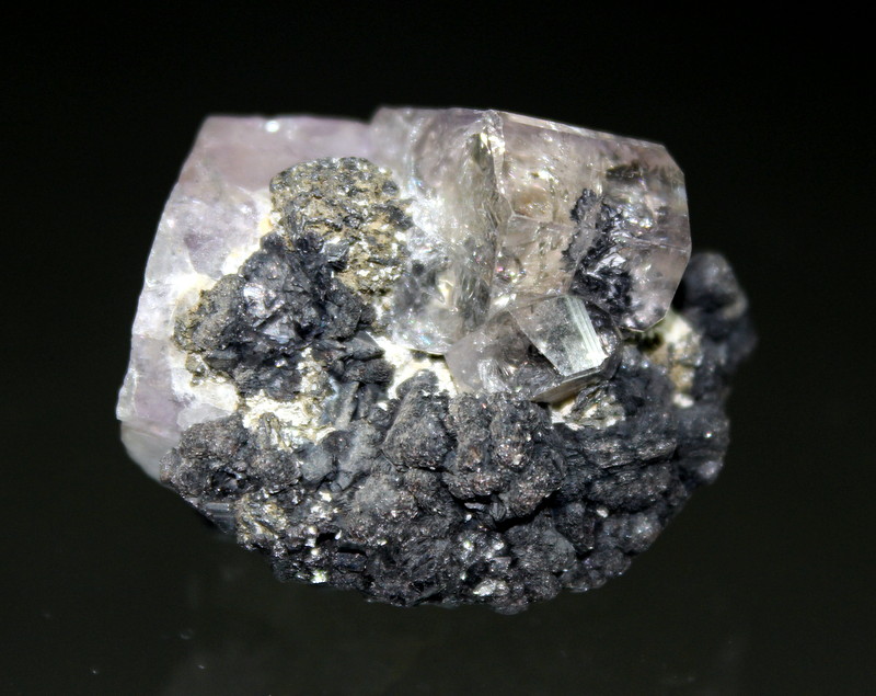 Wurtzite, Fluorapatite
4.0 x 3.5 cm
(Autor: Don Lum)