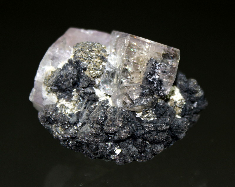 Wurtzite, Fluorapatite
4.0 x 3.5 cm
(Autor: Don Lum)