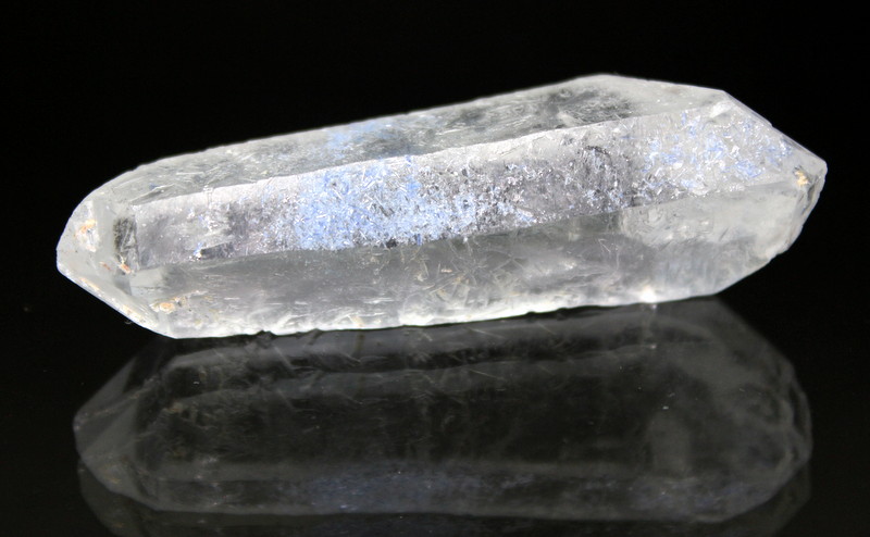 Dumortierite, Quartz
6.9 x 2.5 cm
(Autor: Don Lum)