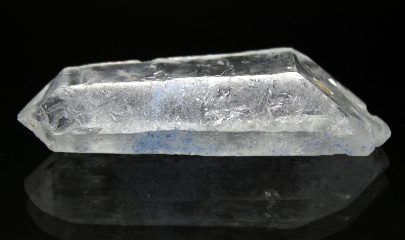 Dumortierite, Quartz
6.9 x 2.5 cm
(Autor: Don Lum)
