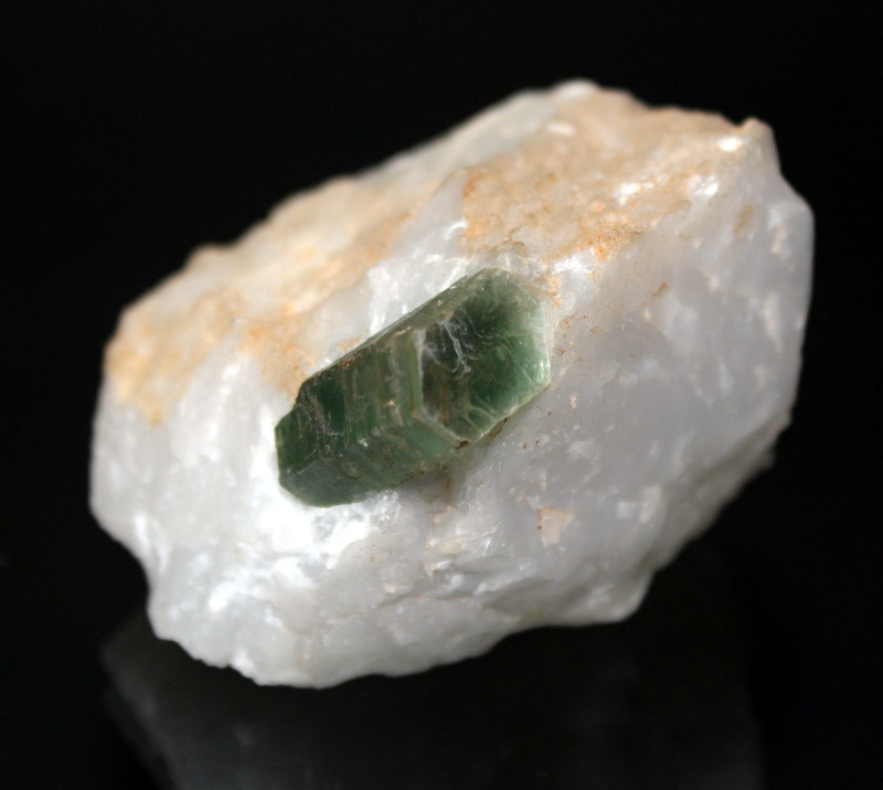 Phlogopite
7.6 x 7.0 x 4.1 cm
(Autor: Don Lum)