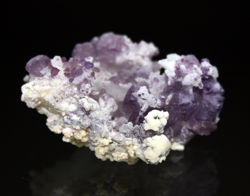 Fluorite, Quartz
5.3 x 5.0 cm
(Autor: Don Lum)