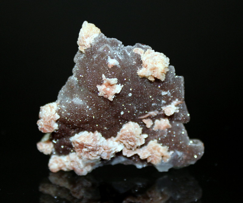 Fluorite, Ankerite, Quartz
6.0 x 5.6 cm
(Autor: Don Lum)