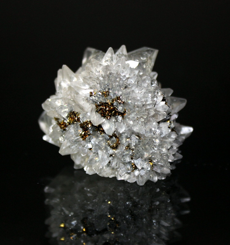 Calcite, Marcasite
4.7 x 3.5 cm
(Autor: Don Lum)
