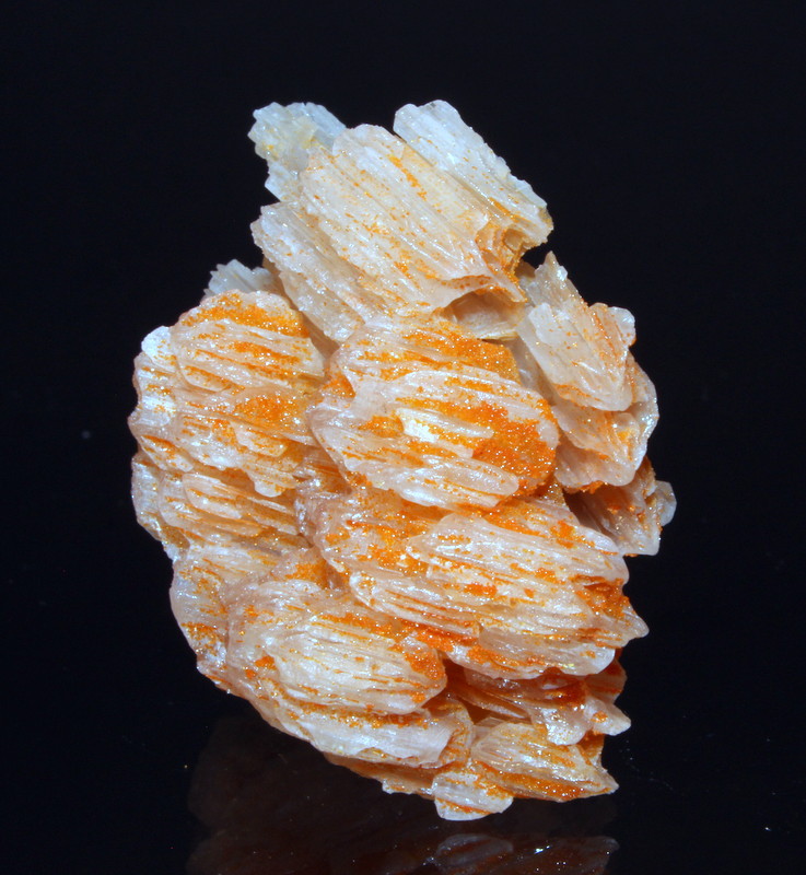 Mimetite, Cerussite
5 x 4.3 cm
(Autor: Don Lum)