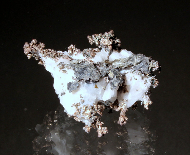 Silver, Calcite
4.3 x 3.4 cm
(Autor: Don Lum)