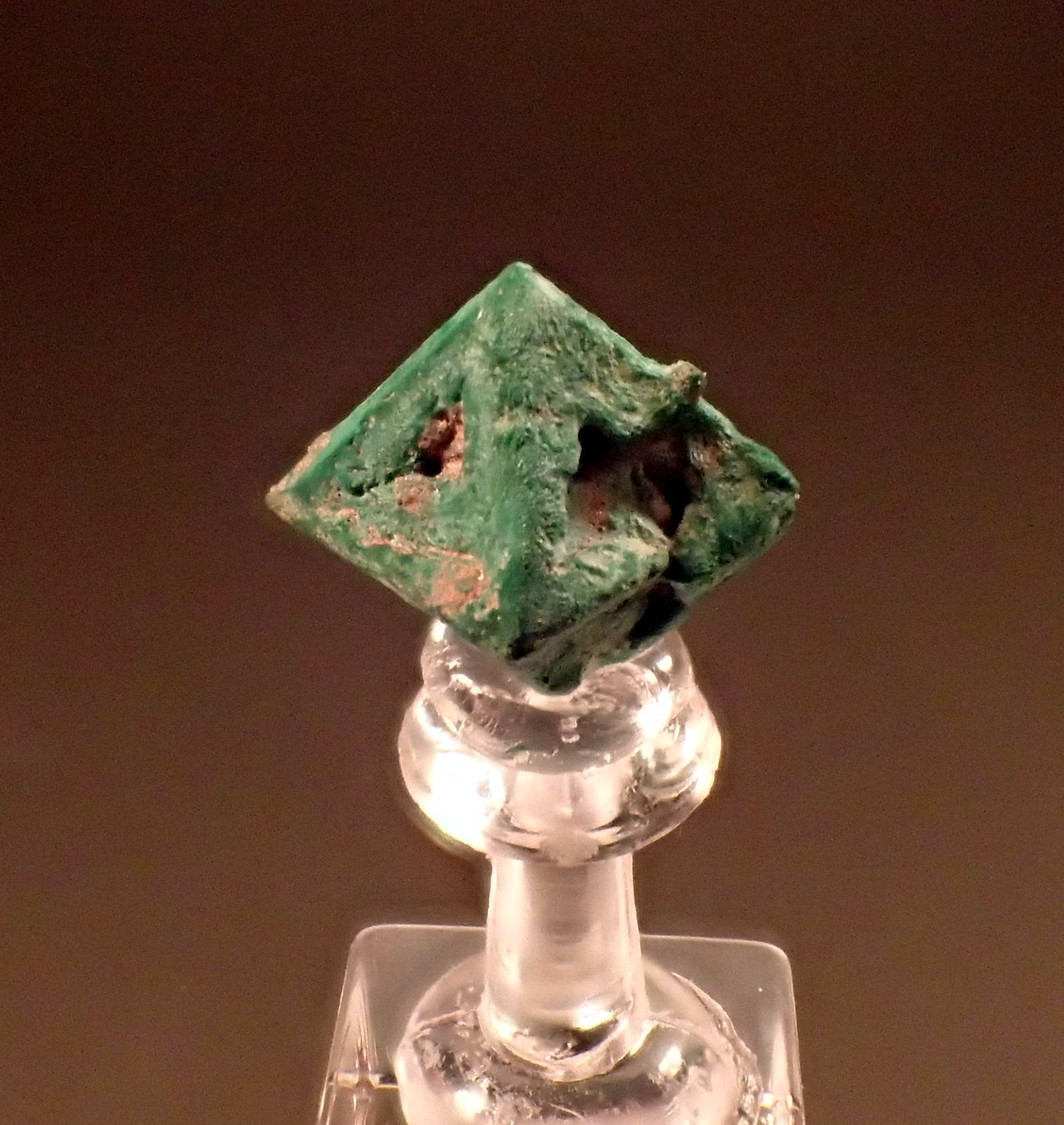 Malachite after Cuprite
12 mm x 11 mm x 10 mm
(Autor: Don Lum)
