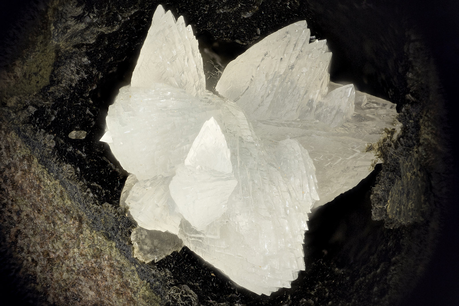 Calcite
FOV = 7.0 mm
(Autor: Doug)
