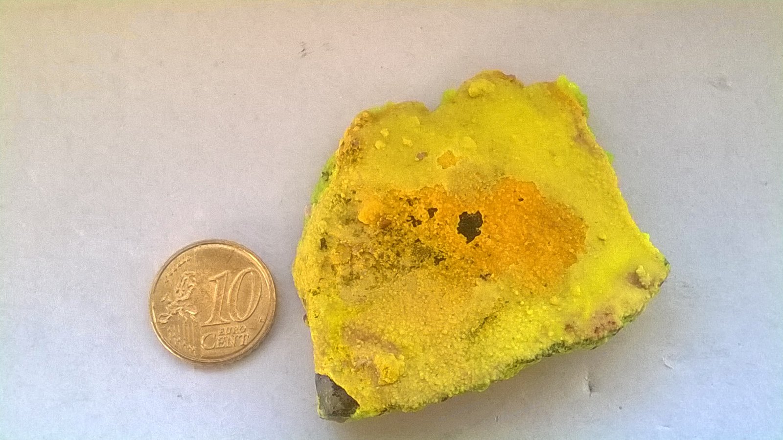 Phurcalite
(Autor: Cesar M. Salvan)