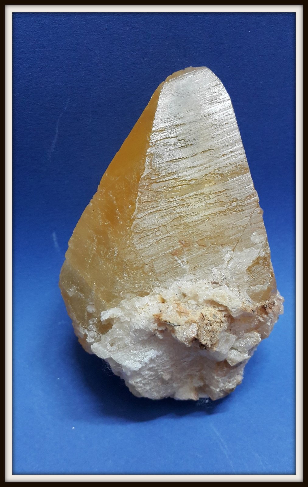 Calcite
9 * 6 cm
(Autor: h.abbasi)