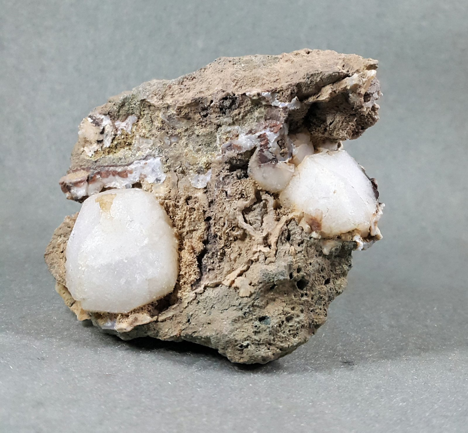 Analcime
7 * 8 cm
(Autor: h.abbasi)