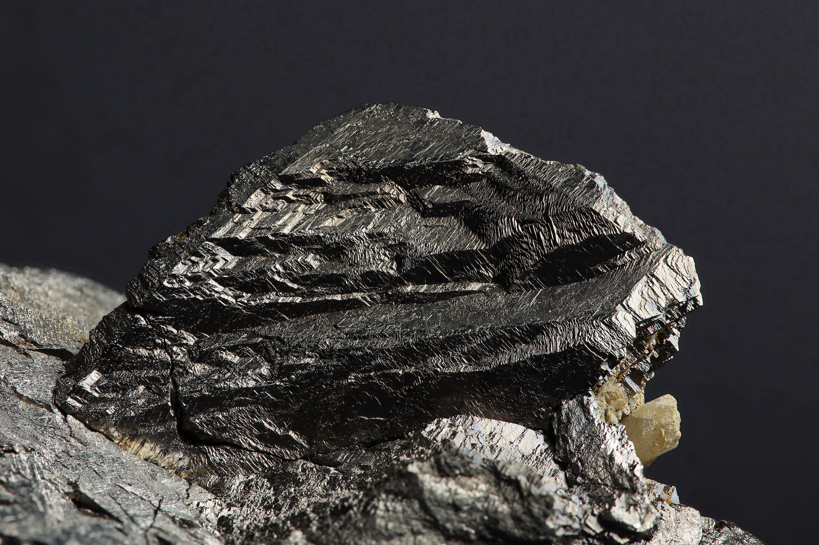 Arsenopyrite
Crystal 25 mm across
(Autor: Andy Lawton)