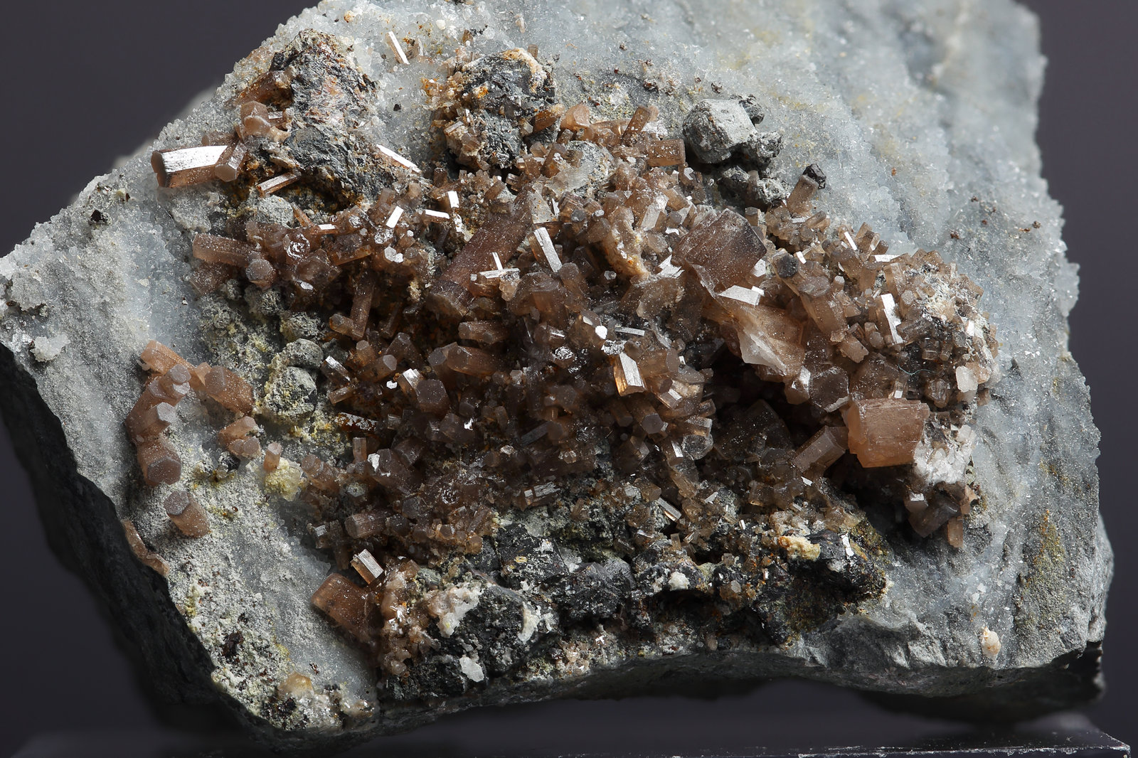 Pyromorphite
40 mm x 35 mm x 30 mm FOV 40 mm.
(Autor: Andy Lawton)