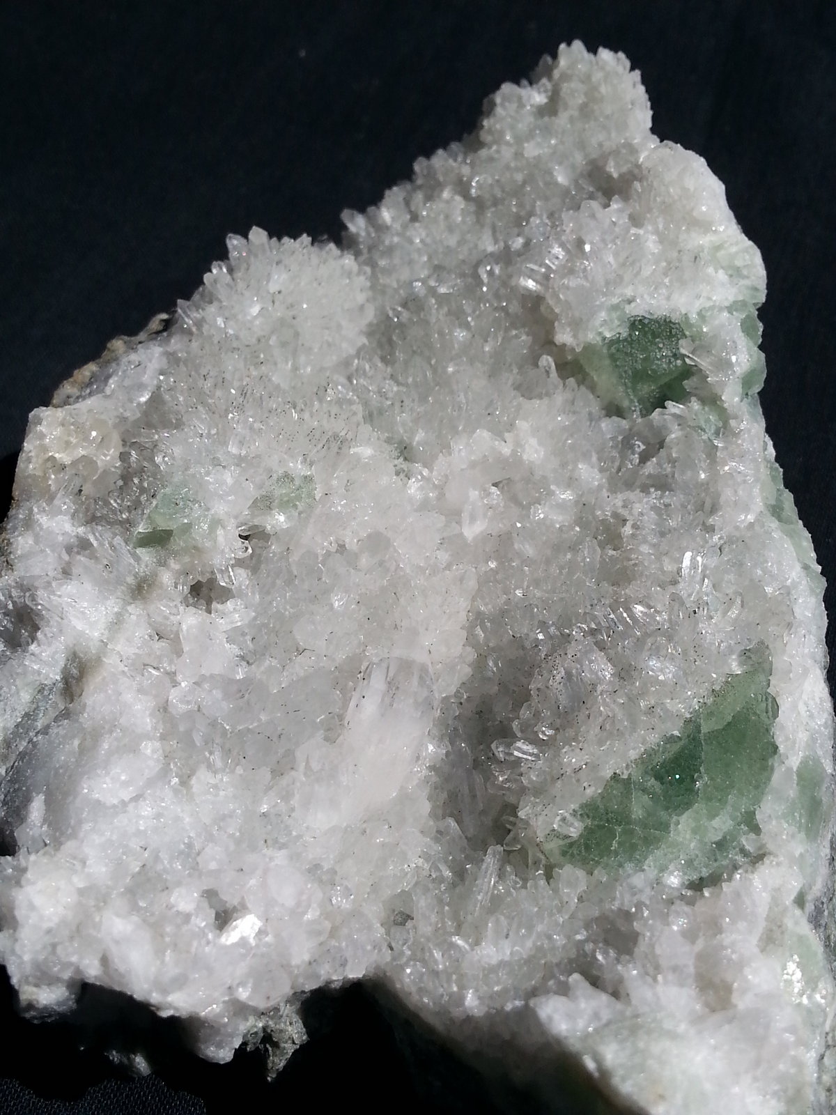 Fluorite and Quartz
13 x 7 cm
(Autor: Volkmar Stingl)