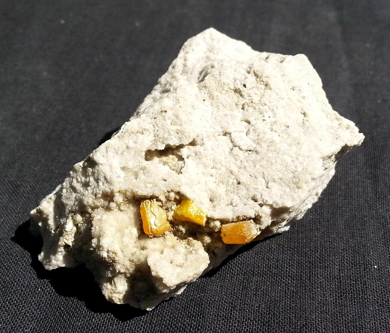Wulfenite
5 x 4 cm
(Autor: Volkmar Stingl)