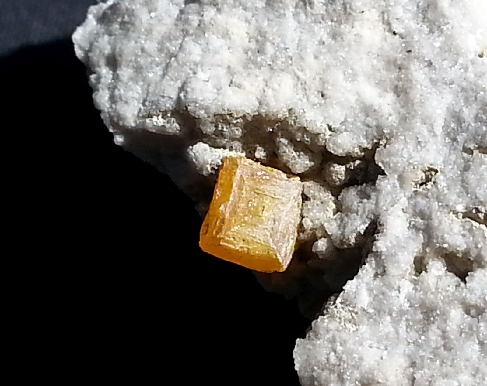 Wulfenite
5 x 4 cm
(Autor: Volkmar Stingl)