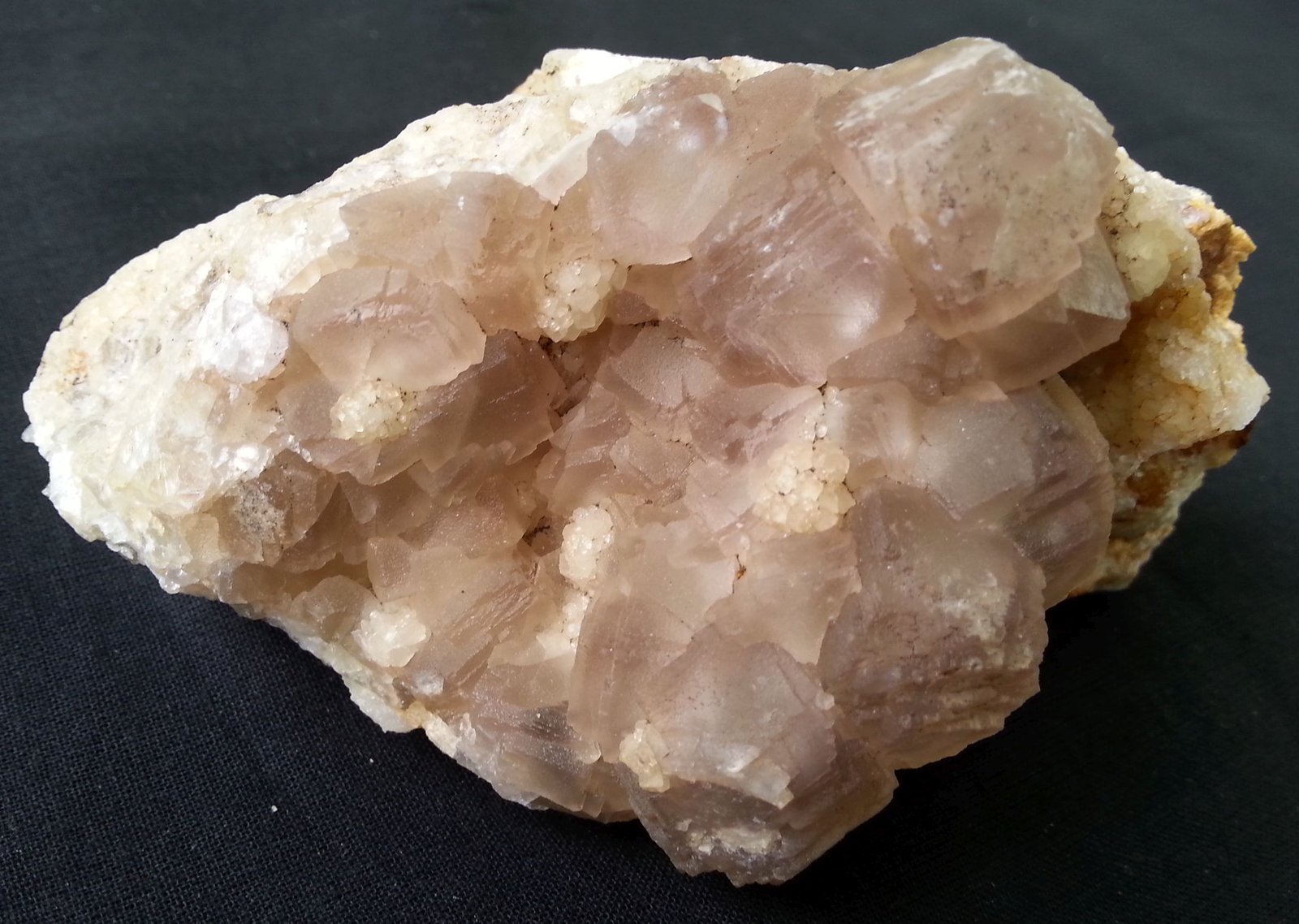 Fluorite
10 x 6 cm
(Autor: Volkmar Stingl)