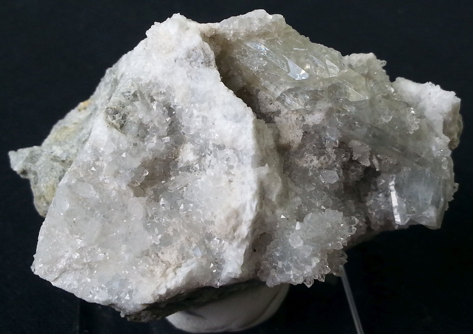 Celestine on Quartz
(Autor: Volkmar Stingl)