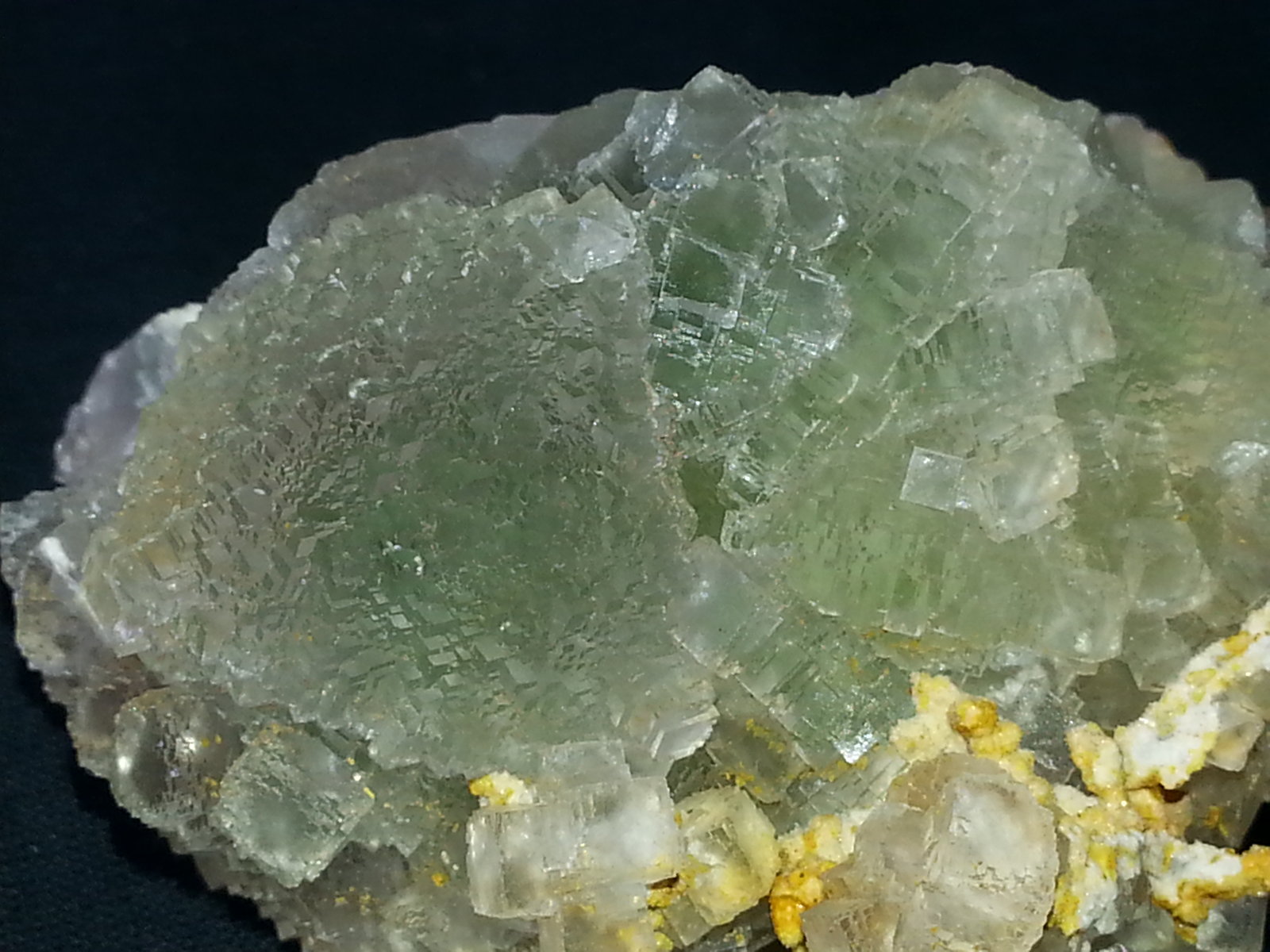 Fluorite
8 x 5 cm
(Autor: Volkmar Stingl)
