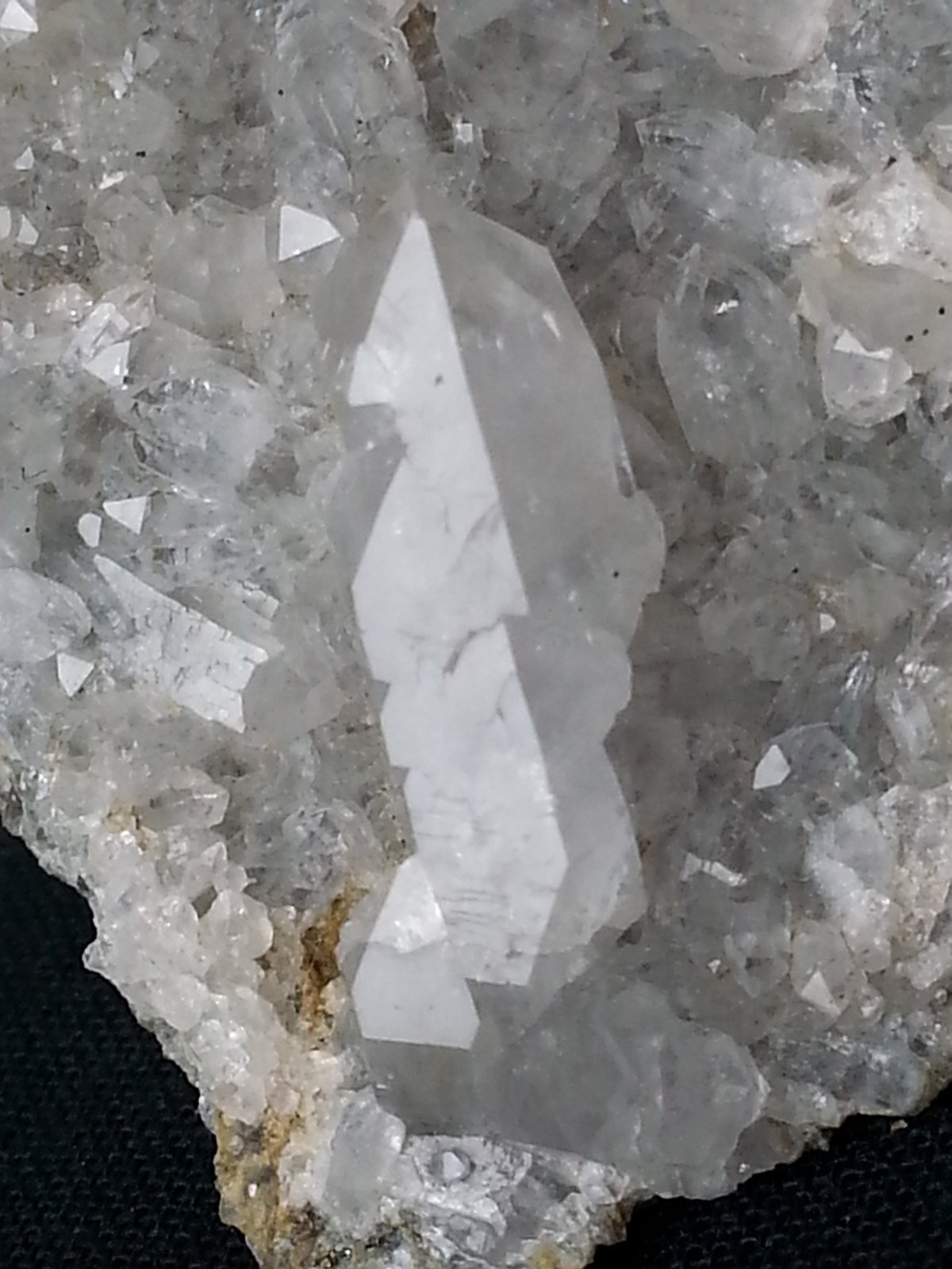 Quartz (variety Gwindel?)
(Autor: Volkmar Stingl)