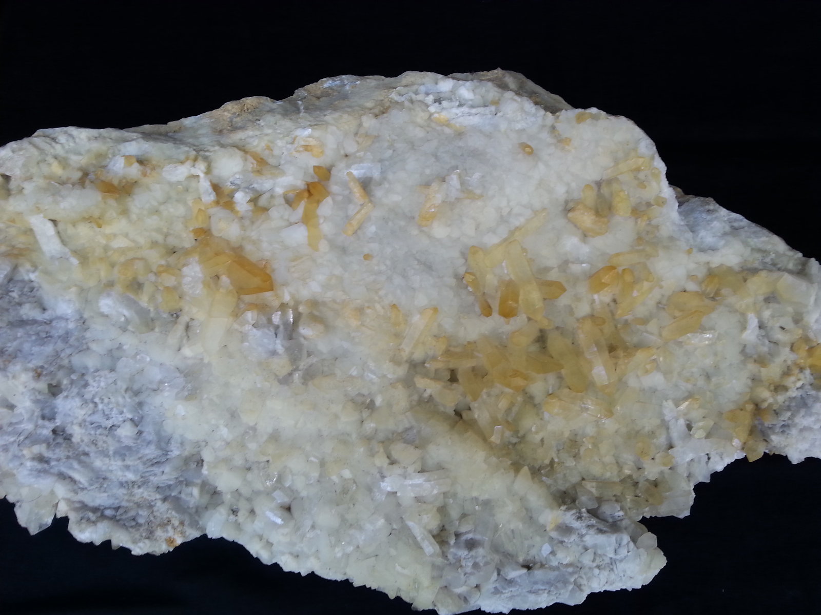 Quartz (variety rock crystal), Albite, Calcite
Length about 63 cm
(Autor: Volkmar Stingl)