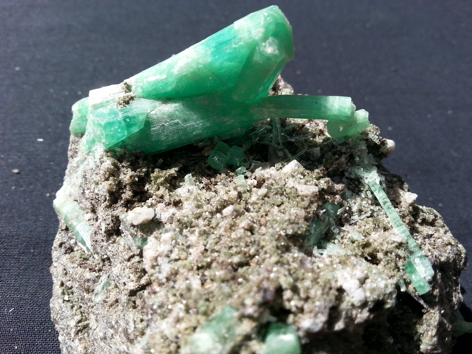 Beryl (variety emerald)
8 x 7 cm
(Autor: Volkmar Stingl)