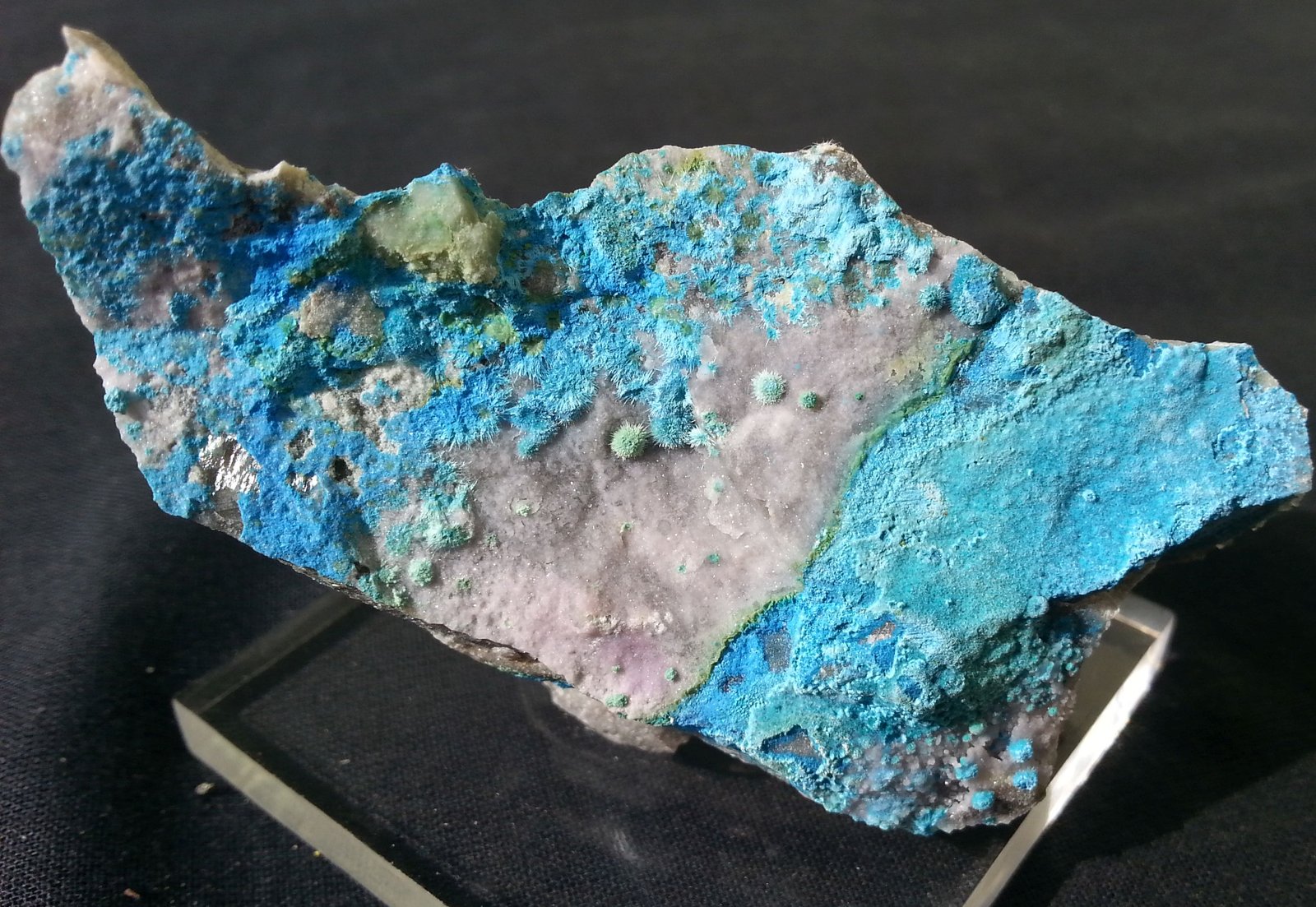 Carbonatecyanotrichite
7 x 4 cm
(Autor: Volkmar Stingl)