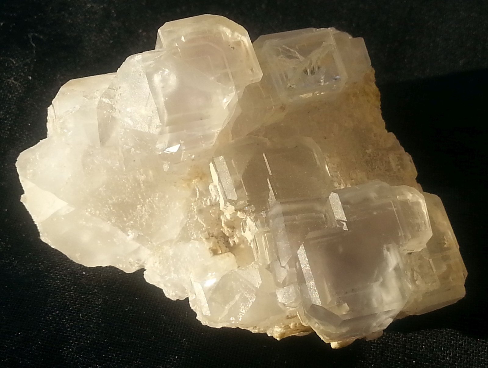 Fluorite
4 x 4 cm
(Autor: Volkmar Stingl)