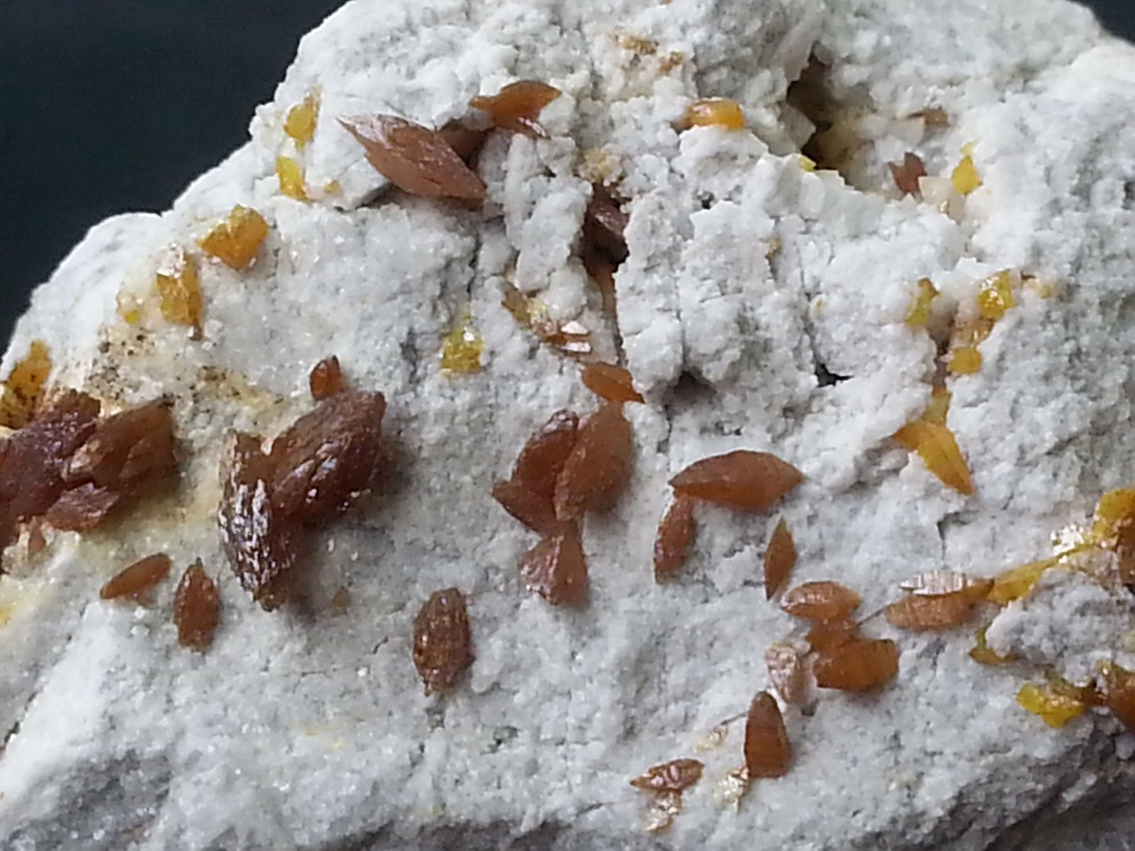 Wulfenite
5 x 4 x 2 cm
(Autor: Volkmar Stingl)
