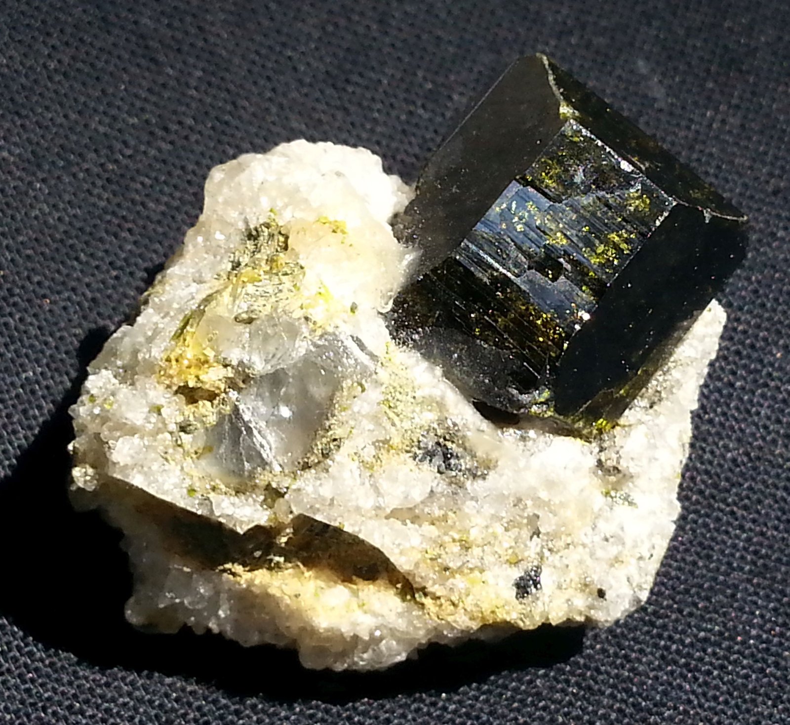 Vesuvianite<br />{LOCALITAT}