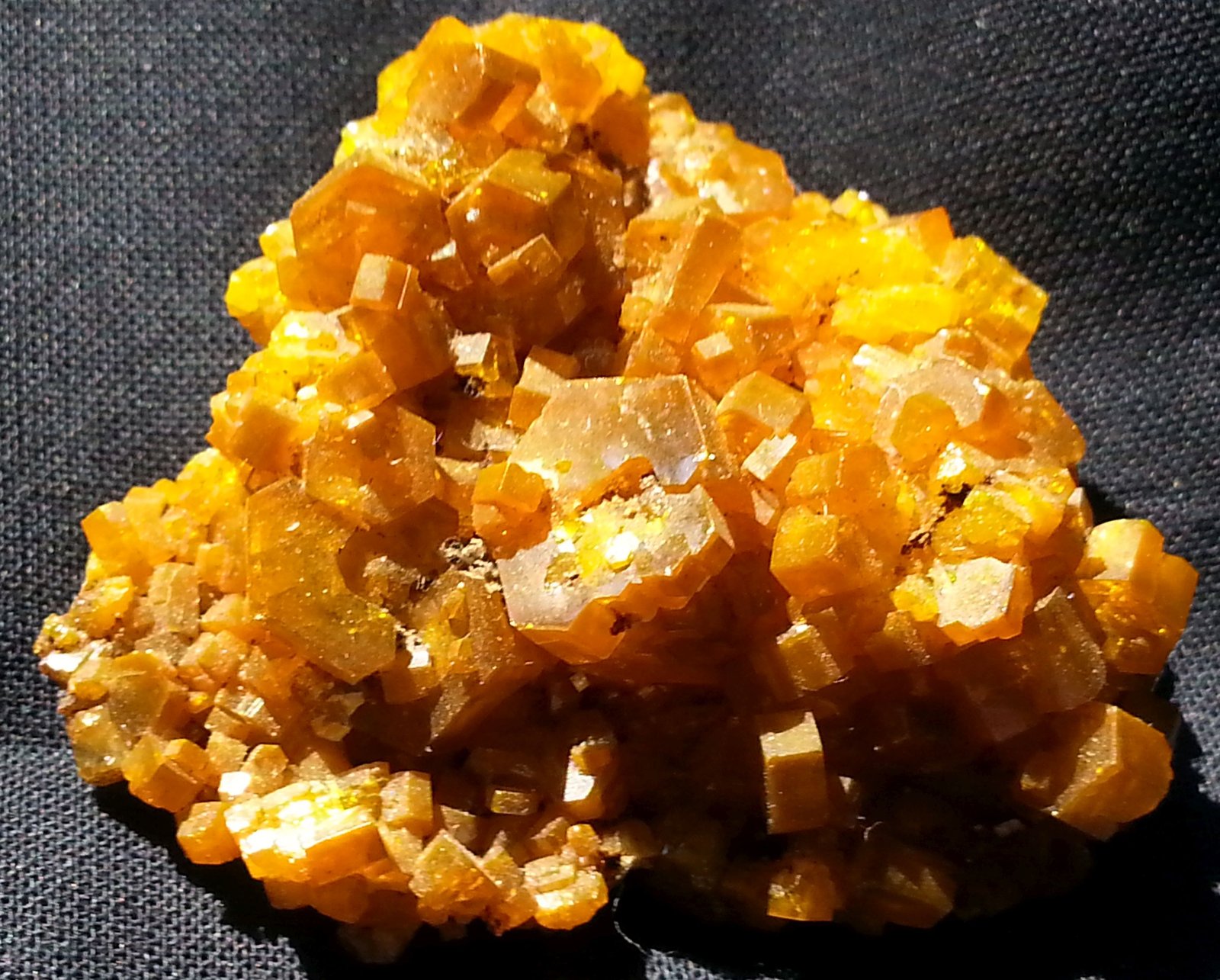 Mimetite
4 x 4 cm
(Autor: Volkmar Stingl)
